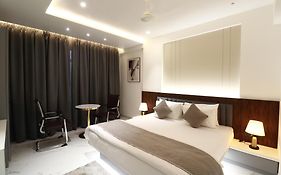 Hotel Lemore Stay & Dine